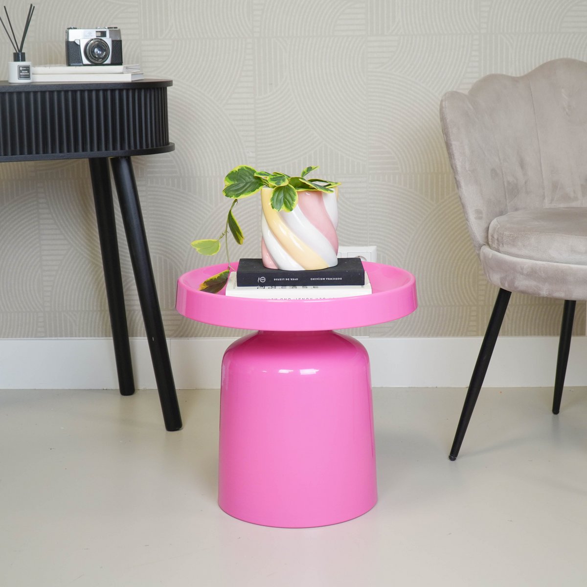 Pawn Play Bijzettafel - Neon Roze