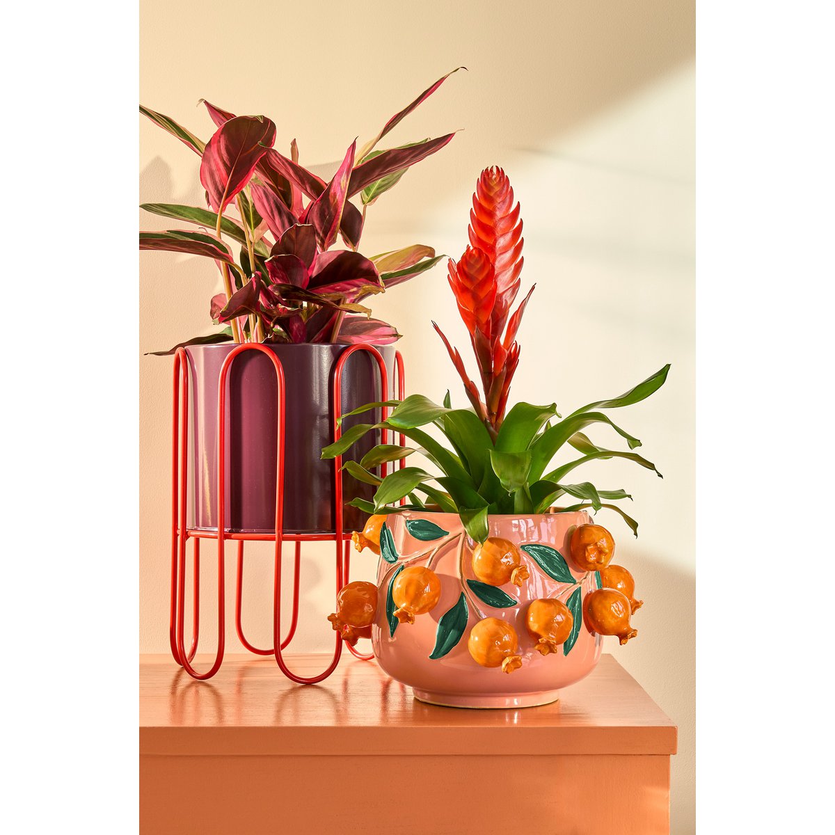 Dione Duo Bloempot op Standaard - Set van 2 - Donkerrood & Lichtrood